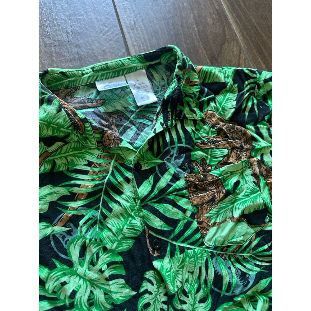 Jurassic World Mens Dinosaur Tropical Palm Print Rayon Button Down Shirt L Green